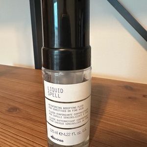 Davines Liquid spell